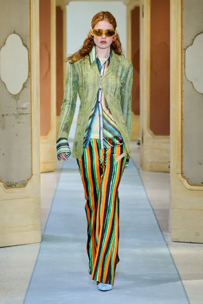 Look 5